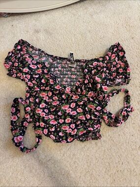 Smocked Puff Sleeve Crop Top in Black with Pink Rose Print